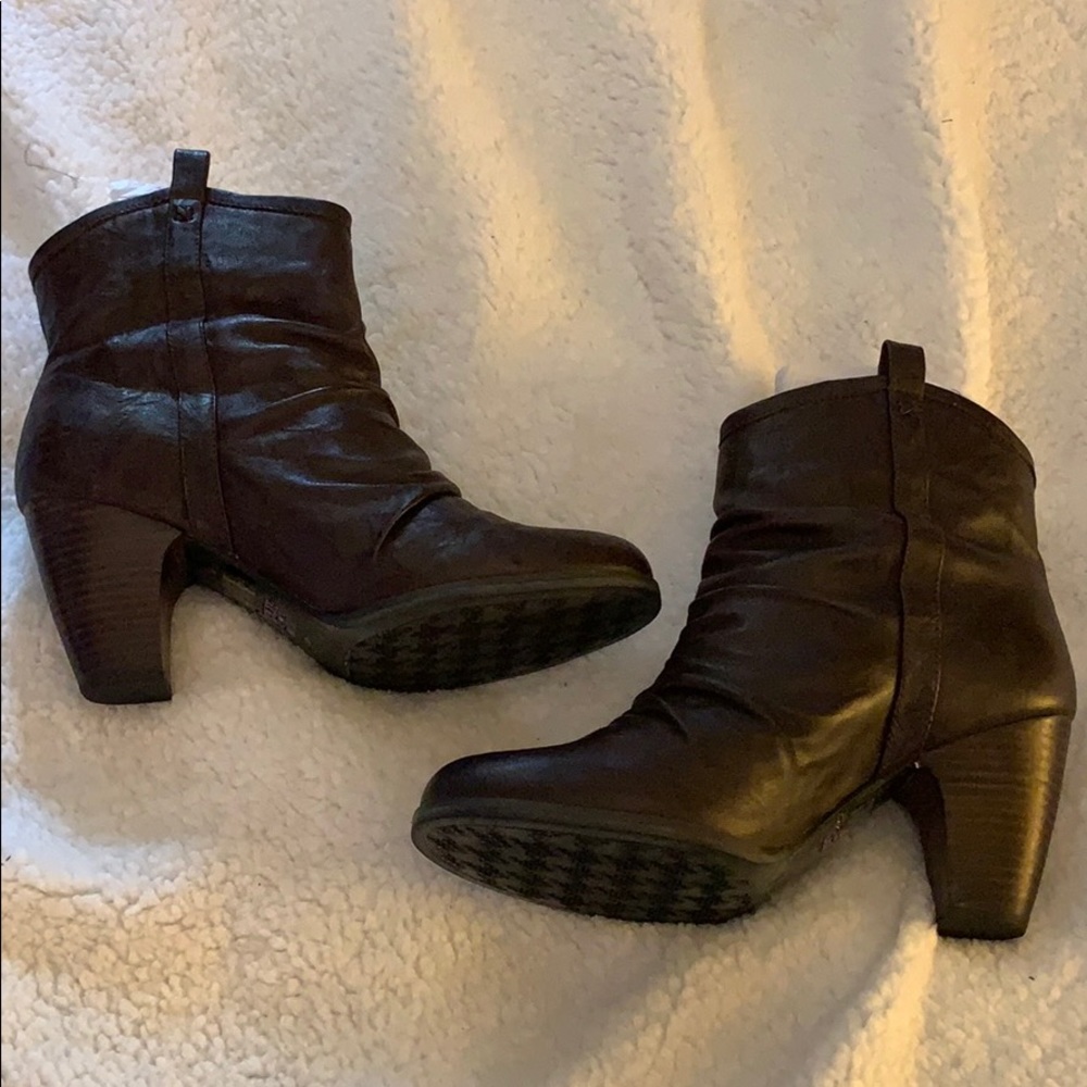 🆕 NIB Clarks Dark Brown Ankle Boots - Picture 2 of 7
